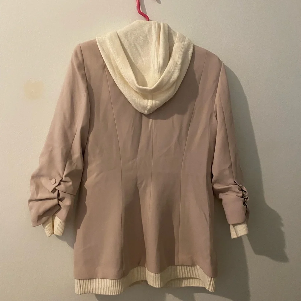 Cinq à Sept Beige Blazer with White Hoodie Detail - Picture 6 of 6